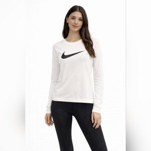 Nike Pro Size XL Kids White Long Sleeve Shirt